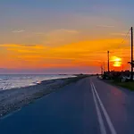 Сasa de vacaciones къща миленико на брега на морето Sozopoli