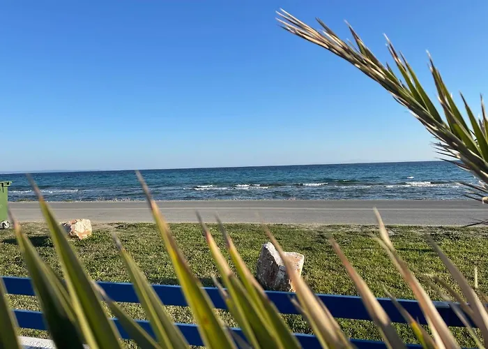 къща миленико на брега на морето