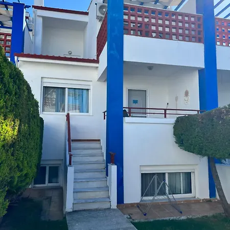 Ferienhaus къща миленико на брега на морето