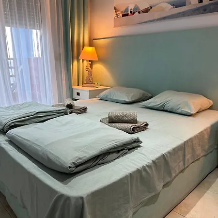 къща миленико на брега на морето