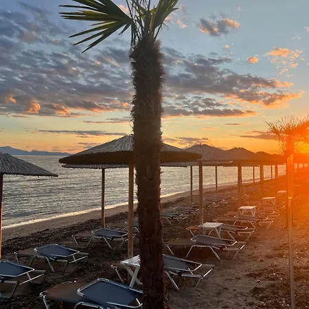 Ferienhaus къща миленико на брега на морето