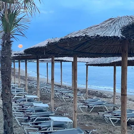 Ferienhaus къща миленико на брега на морето Sozopoli